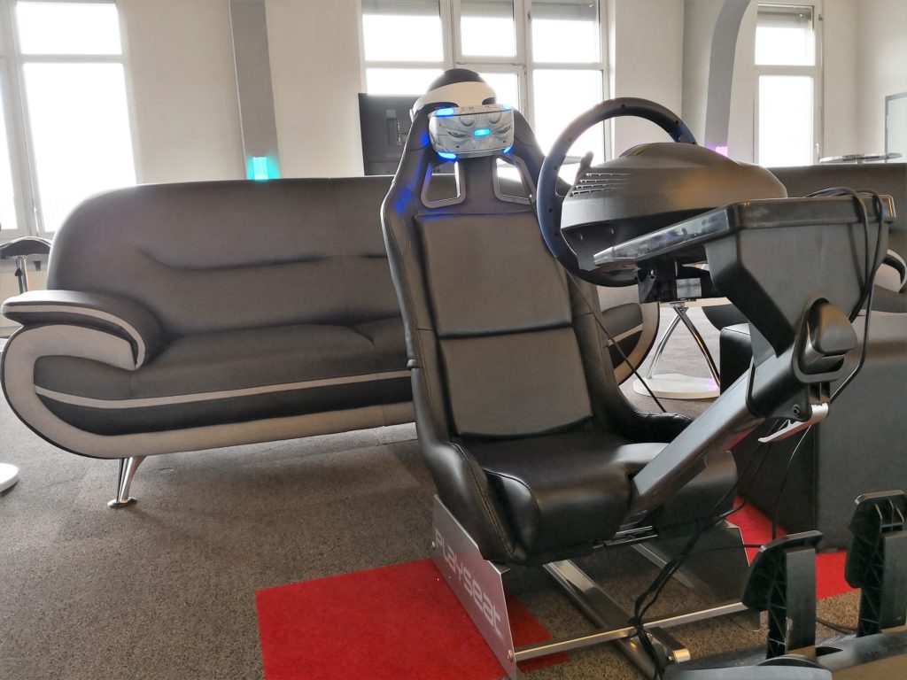 Verstellbarer Rennsitz für ein hautnahes Renngefühl